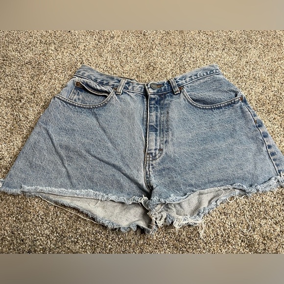 Calvin Klein Vintage 90s Light Wash Raw Hem Cutoff Denim Jean Shorts Size 11 USA - Picture 1 of 3